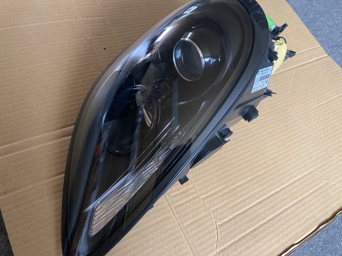 ポルシェ純正 981 ケイマン ボクスター GTS ヘッドライト 右側 ポルシェ純正 981 ケイマン ボクスター GTS ヘッドライト 右側
