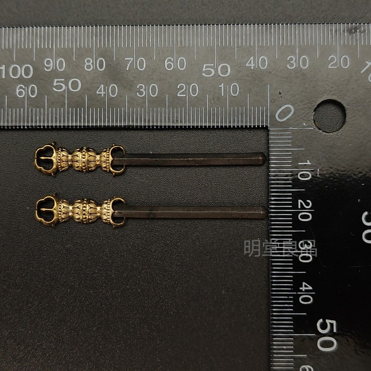 日本刀装具 目貫 不動明王法剣の図 銅地 銅色 金工 細工 絵金 鍔 日本刀装具 目貫 不動明王法剣の図 銅地 銅色 金工 細工 絵金 鍔