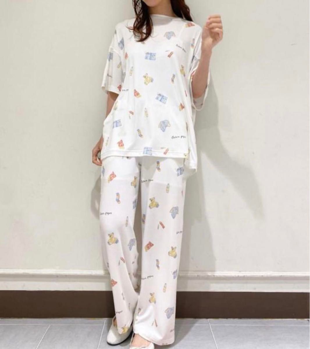 新品 ジェラートピケ ROOM柄Tシャツ&ロングパンツ 上下セット 新品 ジェラートピケ ROOM柄Tシャツ&ロングパンツ 上下セット