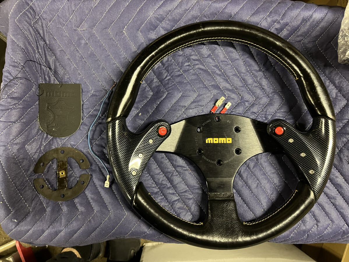 MOMO(モモ)ステアリング F1 スパイダー コンセプト カーボン 3 MOMO(モモ)ステアリング F1 スパイダー コンセプト カーボン 3