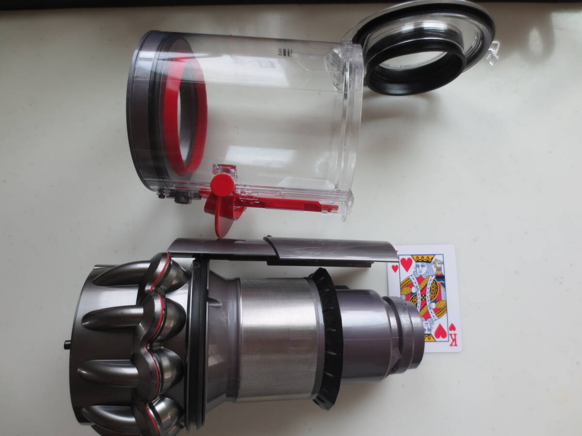 Dyson V11 SV14 サイクロン分解清掃済み+ダストカップ磨き出し Dyson V11 SV14 サイクロン分解清掃済み+ダストカップ磨き出し