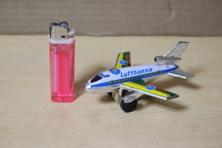 ■ ね-857 旅客機 当時物 おもちゃ 日本製 Lufthansa DC-10 レトロ 中古 箱なし 最大）高さ5cm 幅9.5cm 長さ11cm