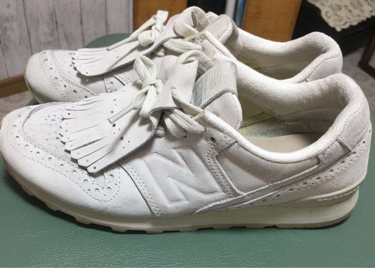 ニューバランス WL996PRA タッセル スエード オフホワイト 23 ニューバランス WL996PRA タッセル スエード オフホワイト 23