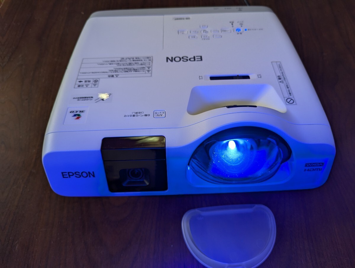EPSON EB-536WT 超短焦点プロジェクター /ランプ使用 0時間 EPSON EB-536WT 超短焦点プロジェクター /ランプ使用 0時間