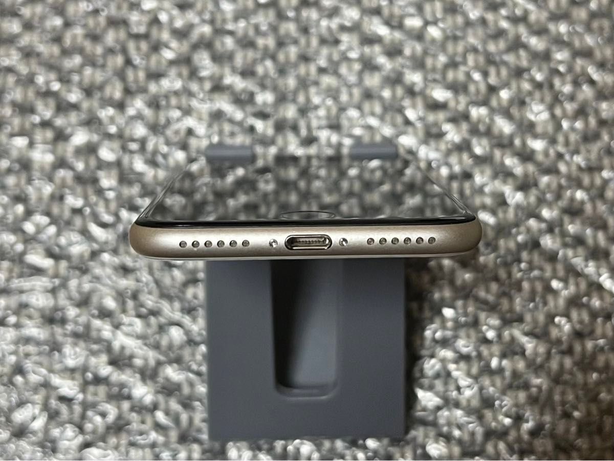美品】iPhone SE 第3世代 SE3 スターライト ホワイト SIMフリー 美品】iPhone SE 第3世代 SE3 スターライト ホワイト SIMフリー