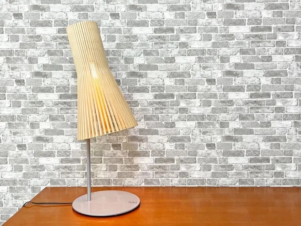 ● セクトデザイン Secto Design テーブルランプ 4220 バーチ材 スリット状シェード セッポ・コホ Seppo Koho 高さ75cm 北欧照明