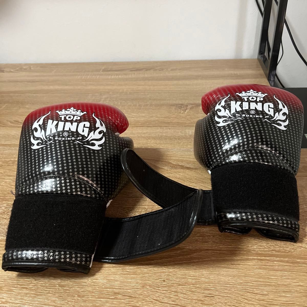 TOP KING ボクシンググローブ 14oz 美品寄り 最安値|Yahoo TOP KING ボクシンググローブ 14oz 美品寄り 最安値|Yahoo