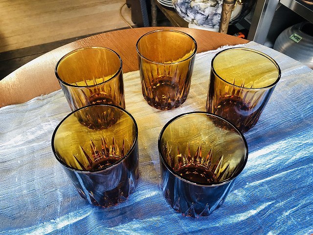 グラス　カラーグラス　コップ　5個セット　茶色　ブラウン　アンバー　琥珀色　【中古品】【送料無料】〔00133〕