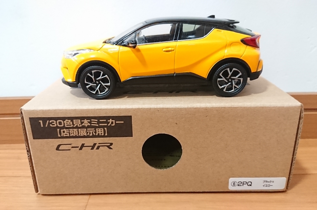  Toyota CH-R 1/30 color sample minicar black × yellow (2 tone ) unused not for sale 