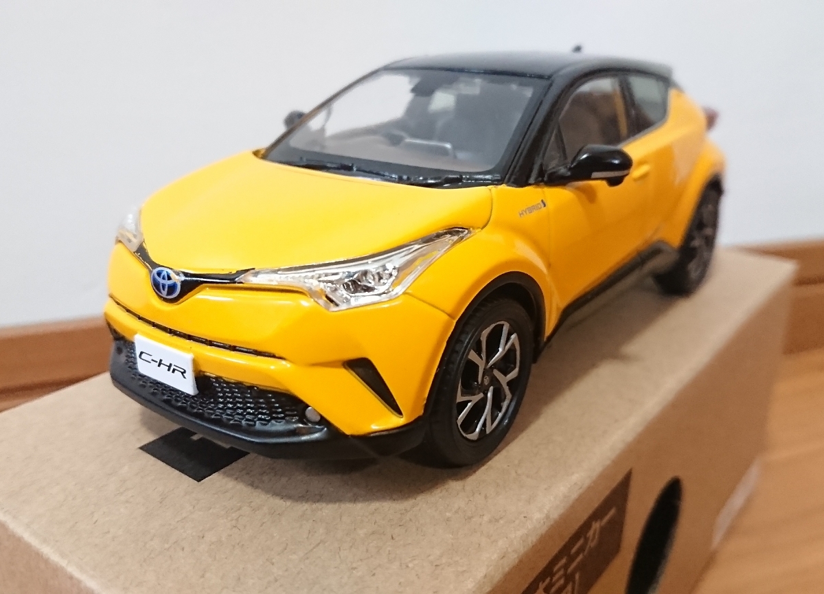  Toyota CH-R 1/30 color sample minicar black × yellow (2 tone ) unused not for sale 