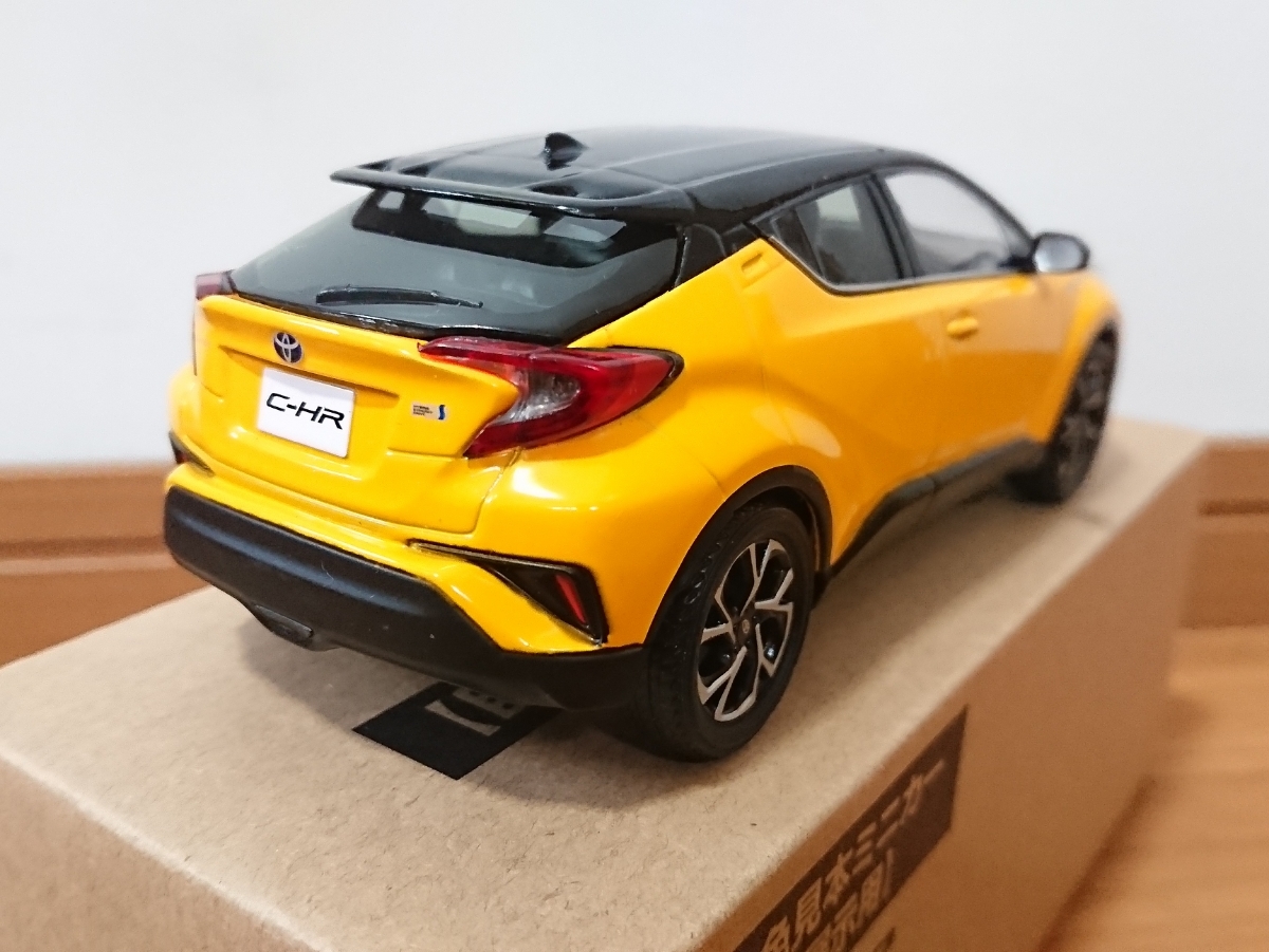  Toyota CH-R 1/30 color sample minicar black × yellow (2 tone ) unused not for sale 