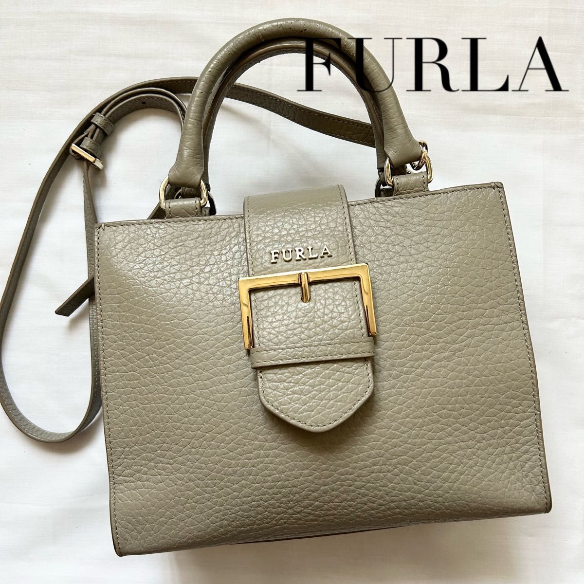 2way 高級感 FURLA ショルダーバッグ レザー グレー フロー 2way 高級感 FURLA ショルダーバッグ レザー グレー フロー