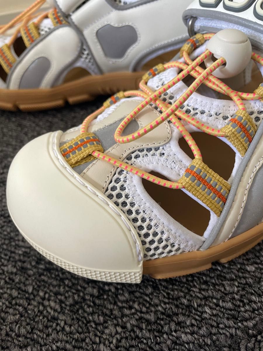 Gucci GUCCI グッチ ベロクロ スリッポン サンダル ホワイト Gucci GUCCI グッチ ベロクロ スリッポン サンダル ホワイト