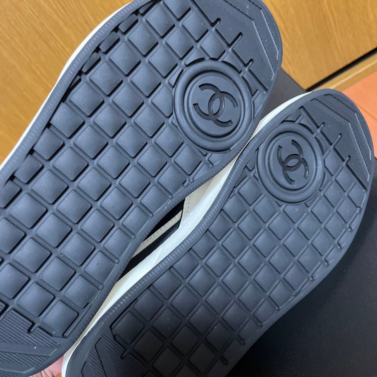 新品 シャネル CHANEL ココマーク レザー スニーカー 人気 新品 シャネル CHANEL ココマーク レザー スニーカー 人気