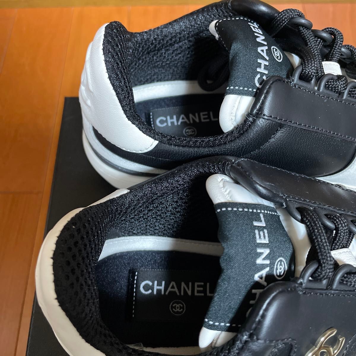 新品 シャネル CHANEL ココマーク レザー スニーカー 人気 新品 シャネル CHANEL ココマーク レザー スニーカー 人気