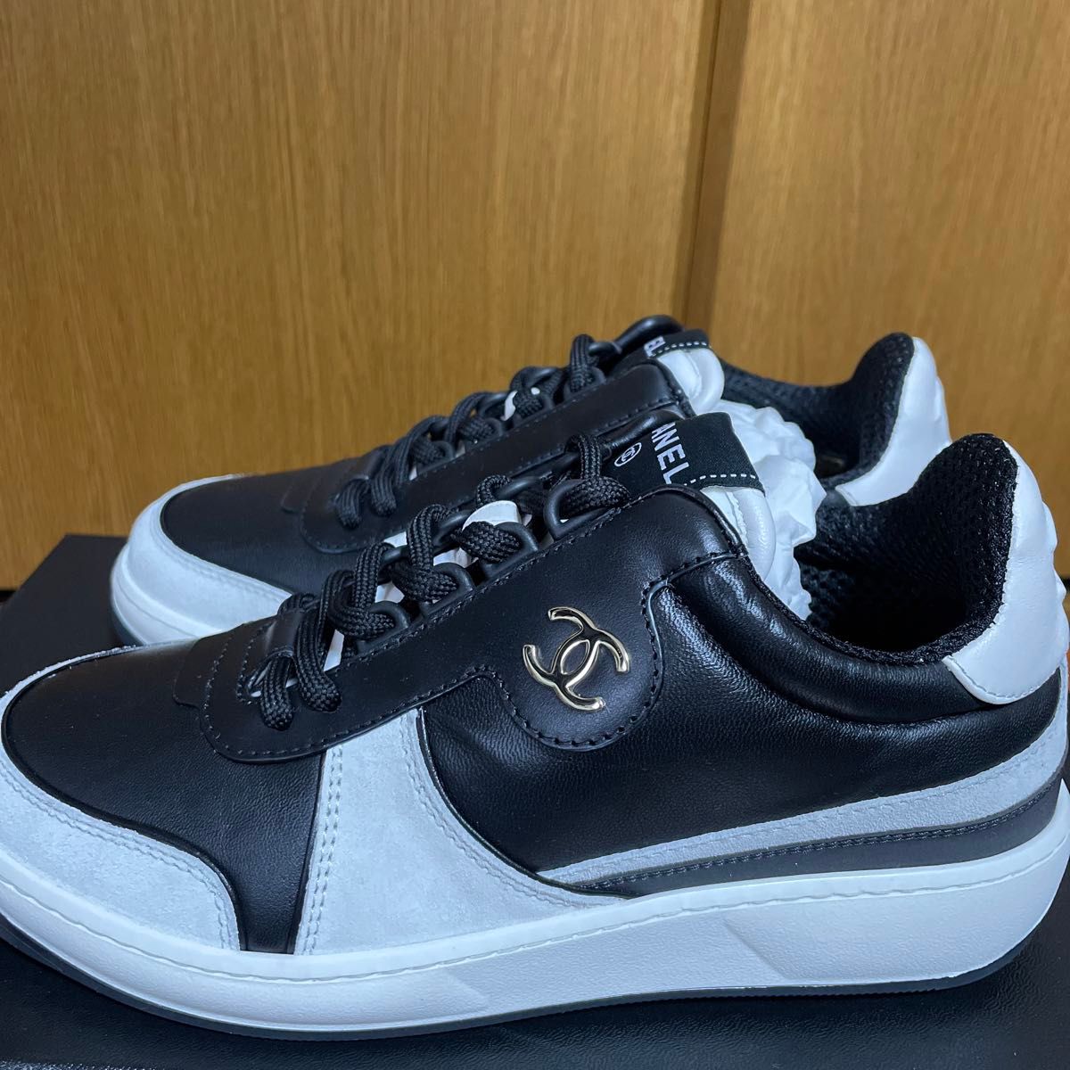 新品 シャネル CHANEL ココマーク レザー スニーカー 人気 新品 シャネル CHANEL ココマーク レザー スニーカー 人気