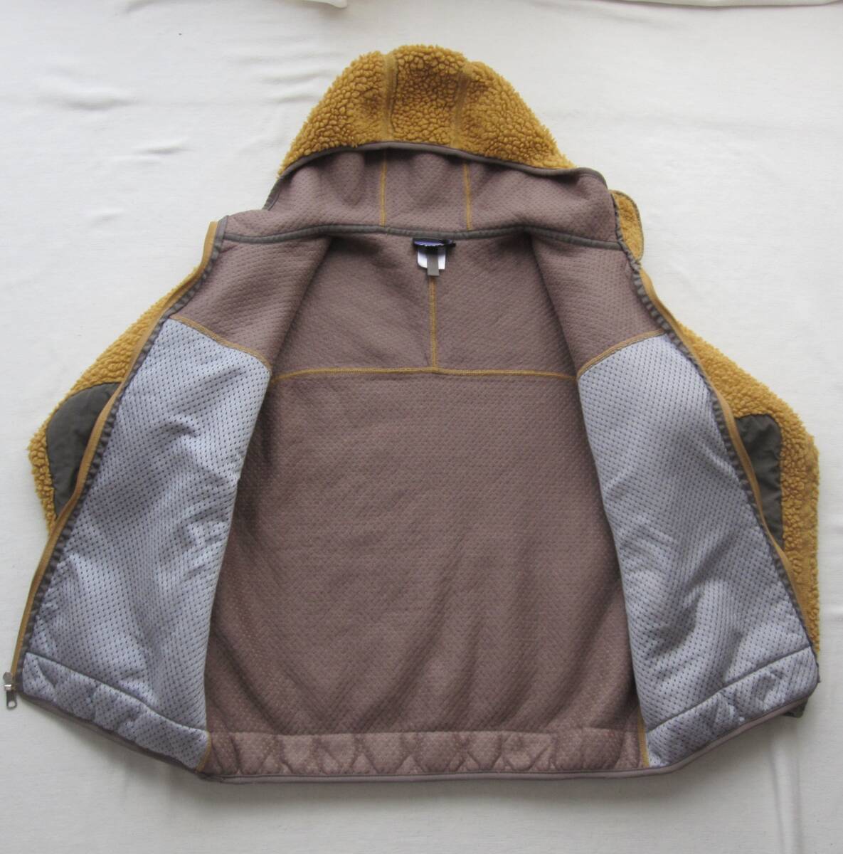 パタゴニア リズムフーディー (XS) テキーラ / patagonia / R4 パタゴニア リズムフーディー (XS) テキーラ / patagonia / R4