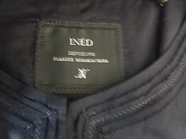 イネド INED 黒　ブラック　長袖　春夏用のジャケット　トップス　綿100　品のあるデザイン　通勤　保護者会　PTAにも素敵　サイズ9号_画像6
