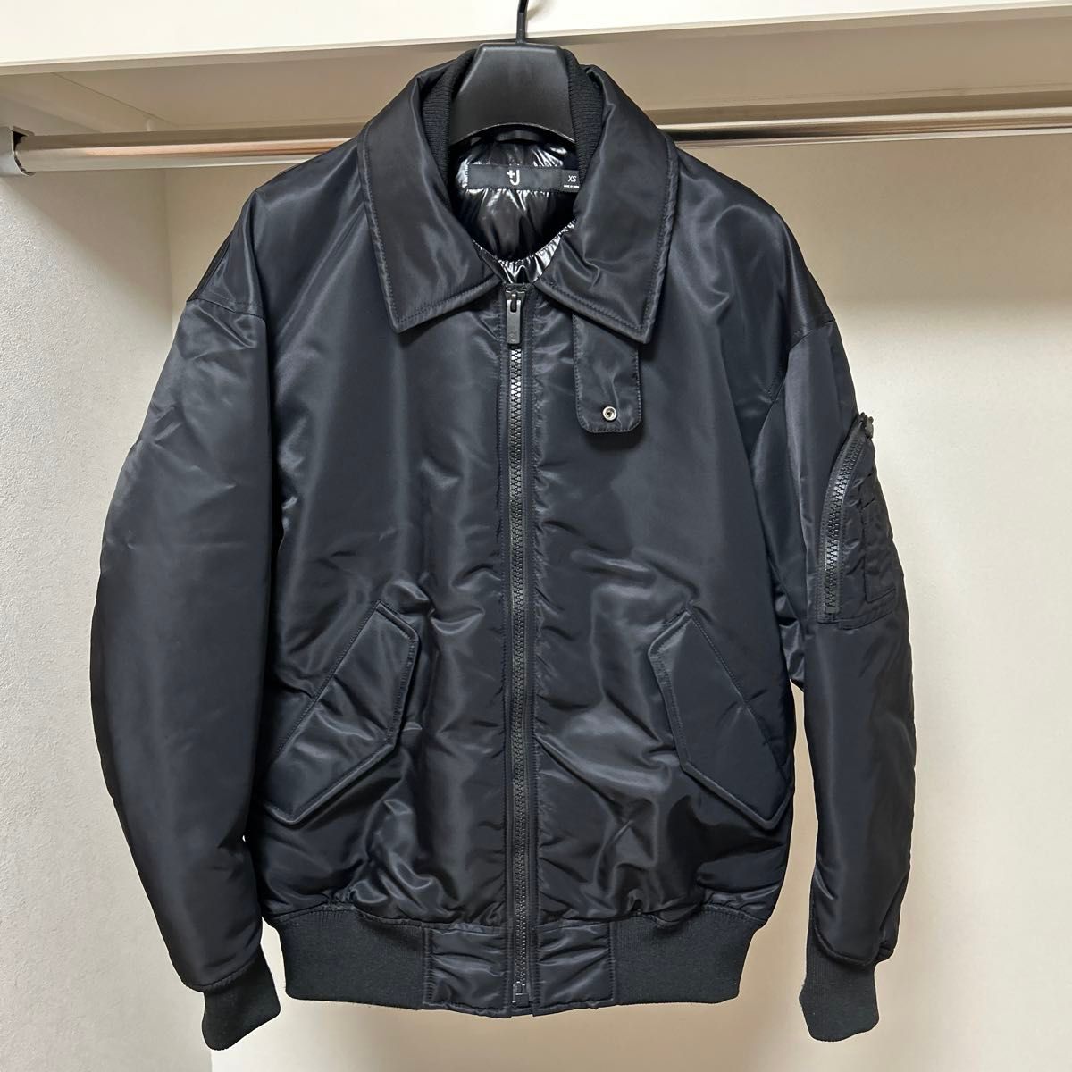 レア XS UNIQLO +J ダウンオーバーサイズリブブルゾン MA-1 レア XS UNIQLO +J ダウンオーバーサイズリブブルゾン MA-1