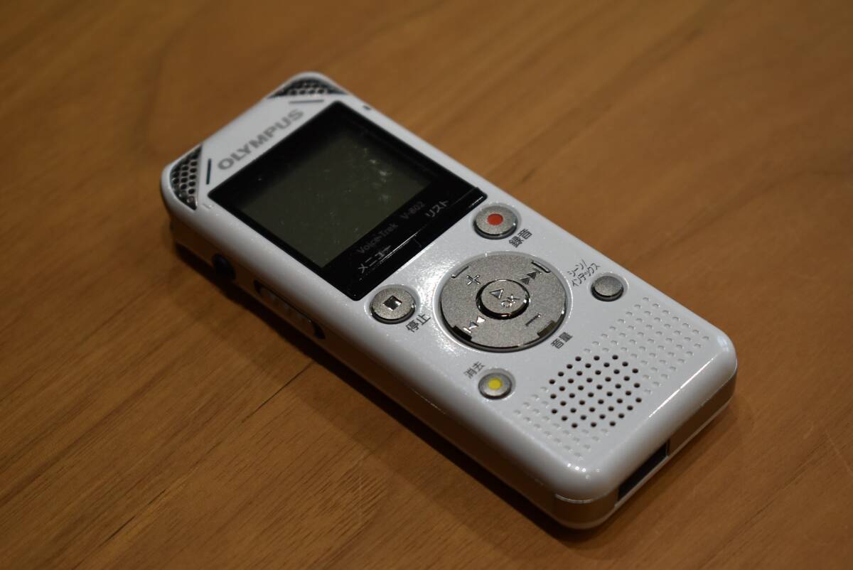 OLYMPUS ICレコーダー VoiceTrek 4GB ホワイト V-802　＋　テレフォンピックアップ通話録音用マイク(携帯電話使用可) TP8　中古　動作品