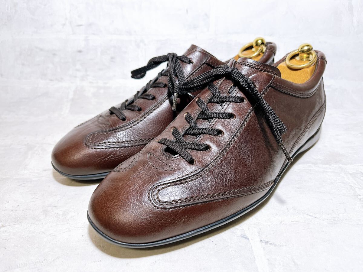 イタリア製【極美品】TOD'S トッズ 高級 レザースニーカー 本革 イタリア製【極美品】TOD'S トッズ 高級 レザースニーカー 本革