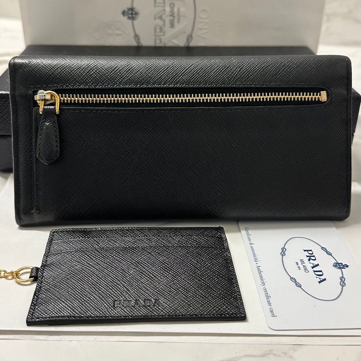 新品同様 現行 プラダ PRADA 財布 長財布 サフィアーノレザー 新品同様 現行 プラダ PRADA 財布 長財布 サフィアーノレザー