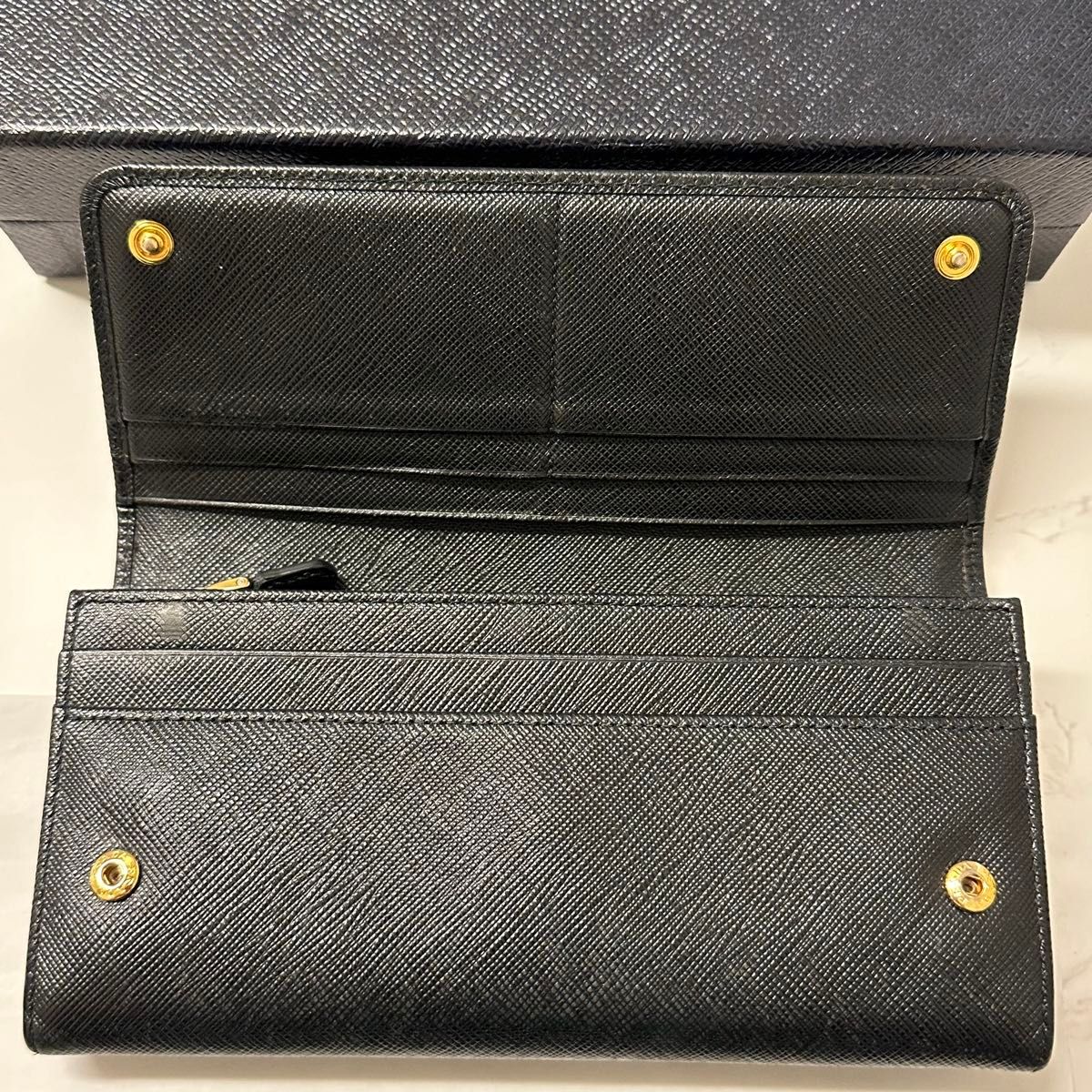 新品同様 現行 プラダ PRADA 財布 長財布 サフィアーノレザー 新品同様 現行 プラダ PRADA 財布 長財布 サフィアーノレザー