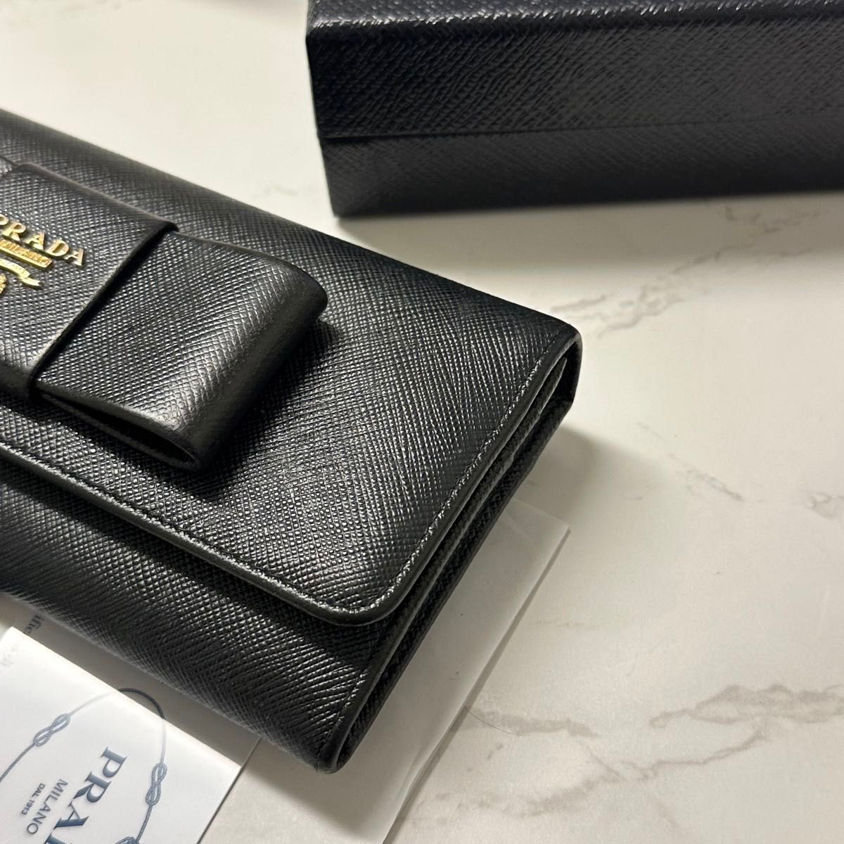新品同様 現行 プラダ PRADA 財布 長財布 サフィアーノレザー 新品同様 現行 プラダ PRADA 財布 長財布 サフィアーノレザー