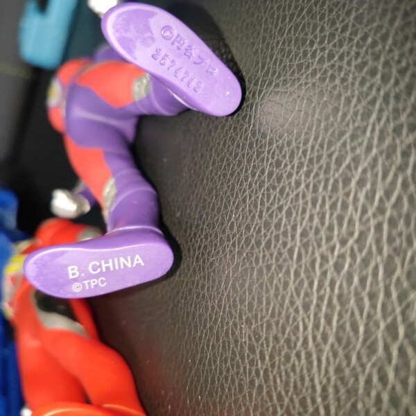 中国 バンダイ正規品 ウルトラマントリガー ガッツスパーク 中国 バンダイ正規品 ウルトラマントリガー ガッツスパーク