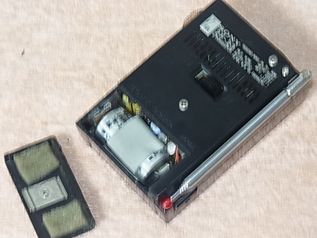 SONY 【2F-23 】 AM/FM 超小型 スピ―カ―内臓 ヴィンテージ SONY 【2F-23 】 AM/FM 超小型 スピ―カ―内臓 ヴィンテージ