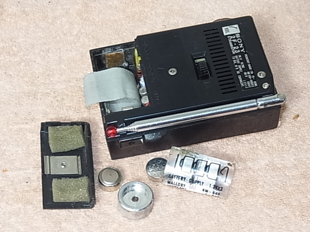 SONY 【2F-23 】 AM/FM 超小型 スピ―カ―内臓 ヴィンテージ SONY 【2F-23 】 AM/FM 超小型 スピ―カ―内臓 ヴィンテージ