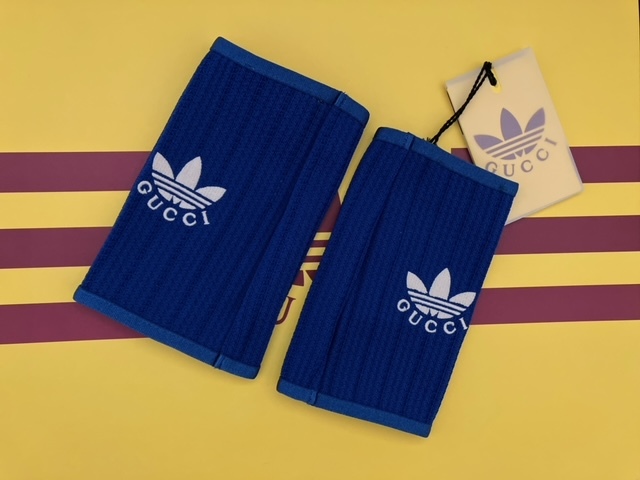 即決 送料無料 グッチ adidasコラボ ロゴ グローブ 手袋 Sサイズ 即決 送料無料 グッチ adidasコラボ ロゴ グローブ 手袋 Sサイズ