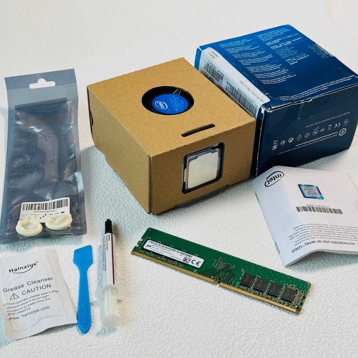 intel CORE i7 7700 BOX & メモリ 8GB(PC4-2400T) & オマケで intel CORE i7 7700 BOX & メモリ 8GB(PC4-2400T) & オマケで