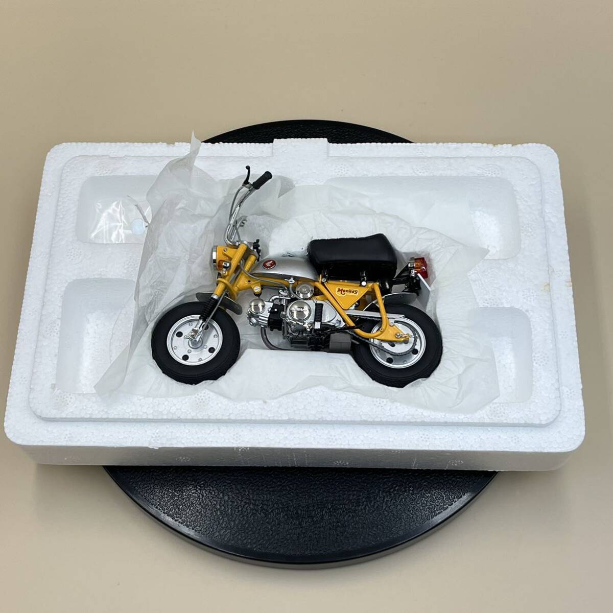 1/10 エブロ Z50A モンキー ホンダ イエロー EBBRO HONDA MONKEY 1/10 エブロ Z50A モンキー ホンダ イエロー EBBRO HONDA MONKEY