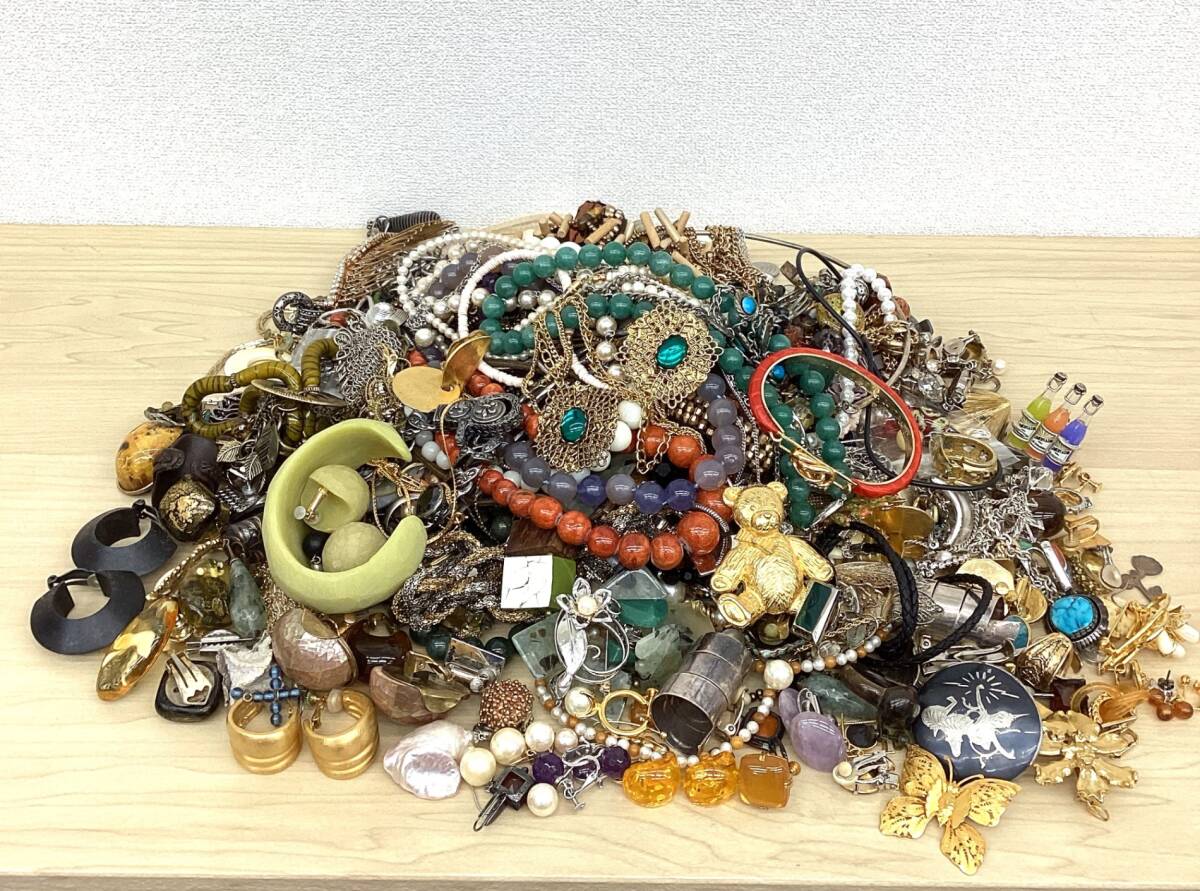 アクセサリー まとめ売り 3kg以上 メッキ ネックレス イヤリング ブローチ 天然石 パール 卸 レディース 総重量 約3460g kyid5410K