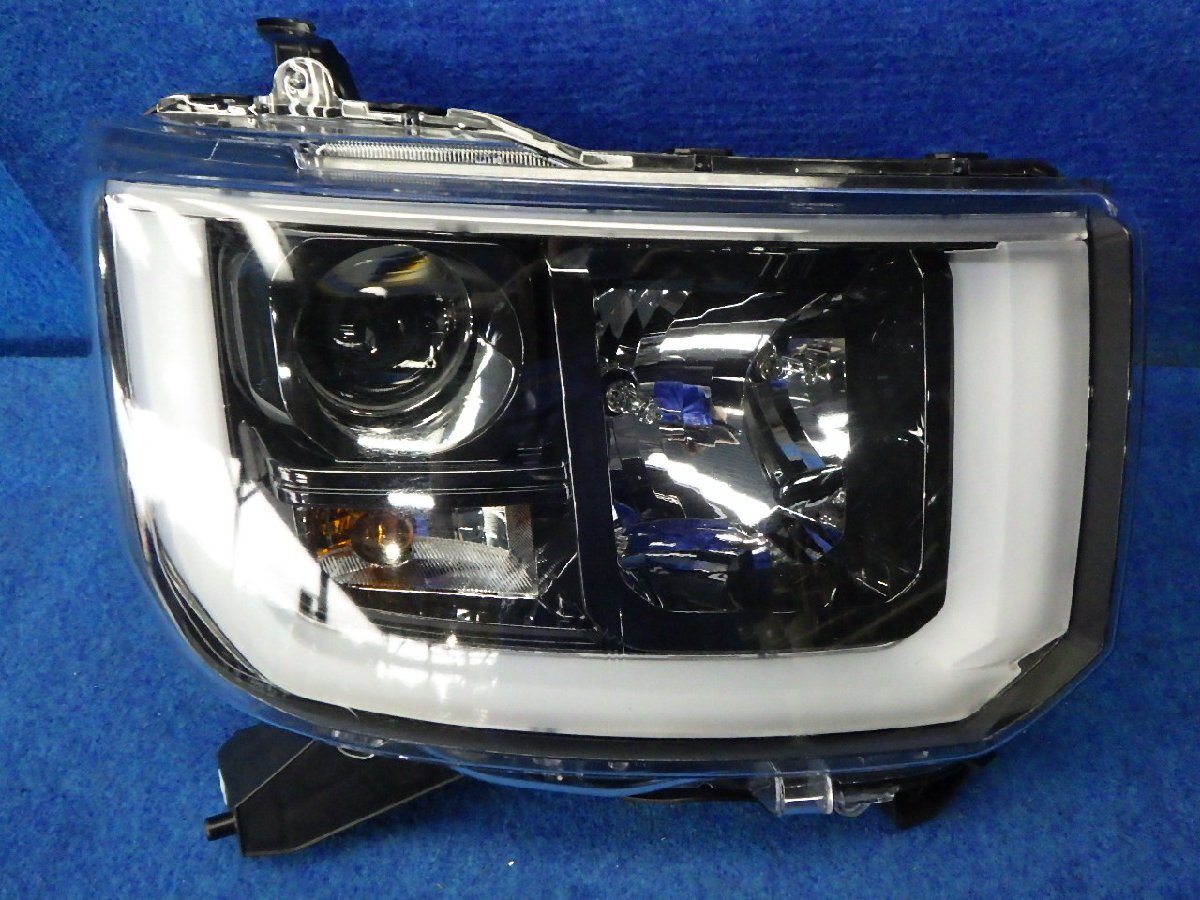 ウエイク　LA700S　G　前期　右ヘッドライトASSY　LED　スタンレー　W2664　A-829317