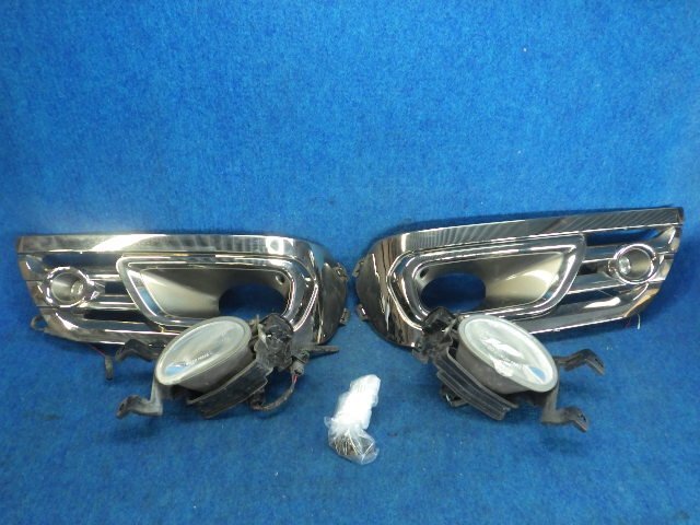 ステップワゴン　スパーダ　RK5　後期　フォグランプ左右セット　ベゼル付き　08F56-SZW-0M00-A1　スタンレー　P9642　D-8917