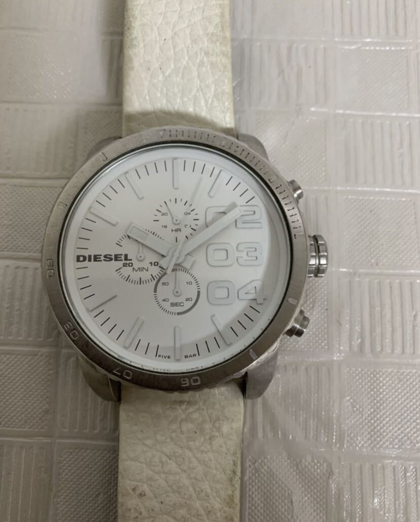 部品取り用/DIESEL DZ-424Dディーゼル腕時計/WATCHウォッチ/現在動作不動/メンズ/ホワイト文字盤/ベルト欠損等経年/ジャンク扱