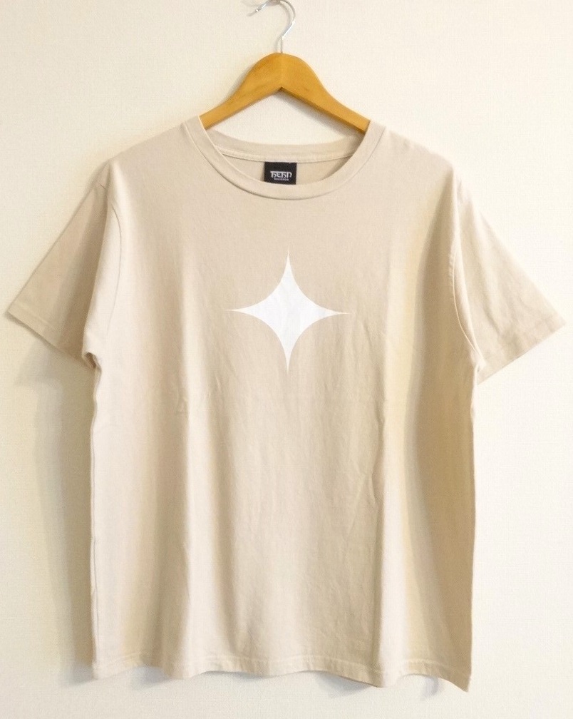 送料込 着用3回 美品 藤井 風 公式 「きらり」 半袖 Tシャツ M 送料込 着用3回 美品 藤井 風 公式 「きらり」 半袖 Tシャツ M
