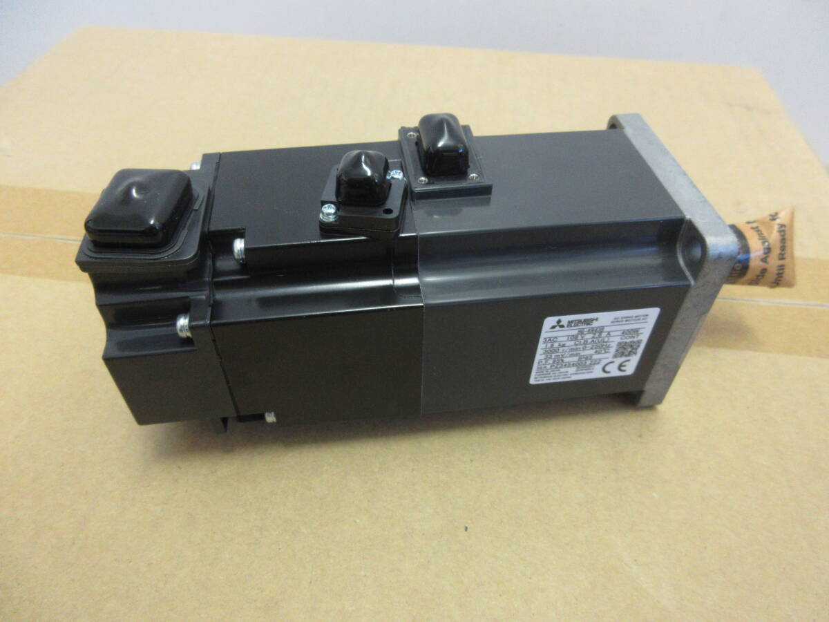 NT081808　未使用　三菱電機　ACサーボモータ　HG-KR43B　3AC　108V　2.6A　400W　個数あり