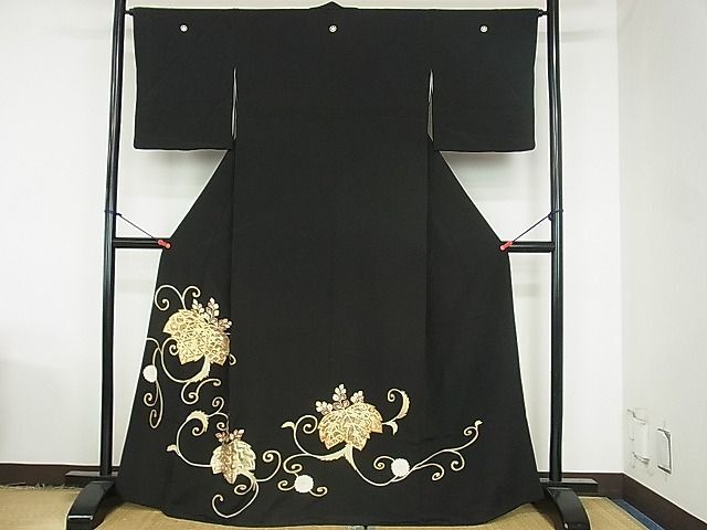 平和屋2■豪華黒留袖　駒刺繍　舞花文　金彩　逸品　DAAF3558sf