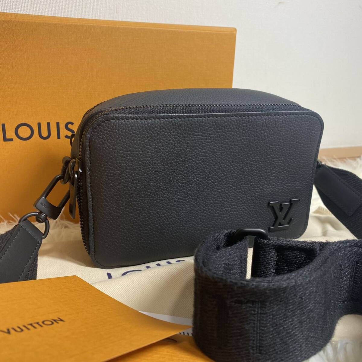 1円 新品未使用品 ICチップ ルイヴィトン アルファ ウェアラブル ウォレット LOUIS VUITTON M59161 RFID確認済み ショルダーバッグ 