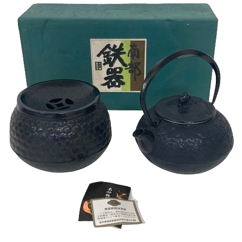 南部鉄器】盛榮堂 鉄瓶/茶こぼし 2点 セット 急須 未使用 箱付 鉄器/鉄瓶/鉄製/茶器/日本/工芸品☆ 11628－日本代購代Bid第一推介「Funbid」