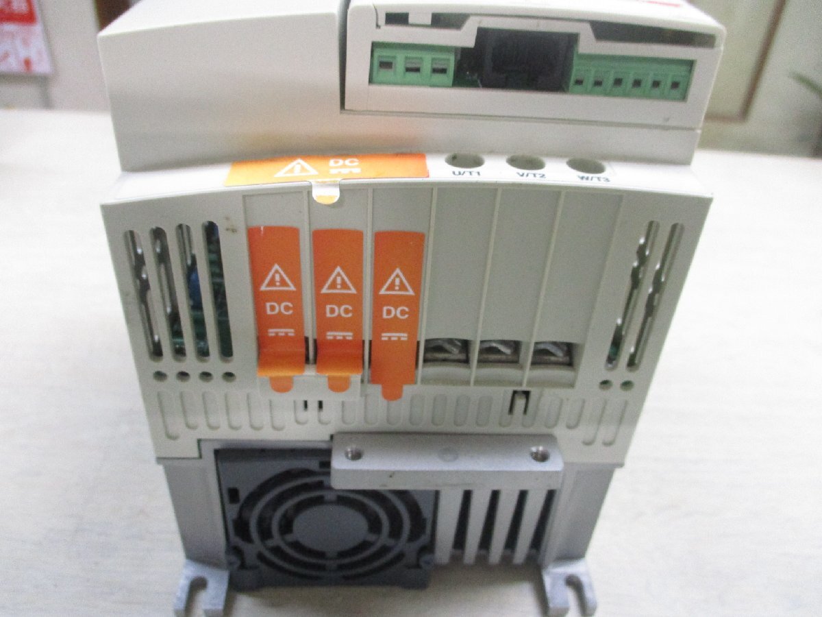 240829[2]* Toshiba /Toshiba/ transistor inverter /VFNC1-2015P/3./200V/1.5Kw/ present condition / pickup welcome 