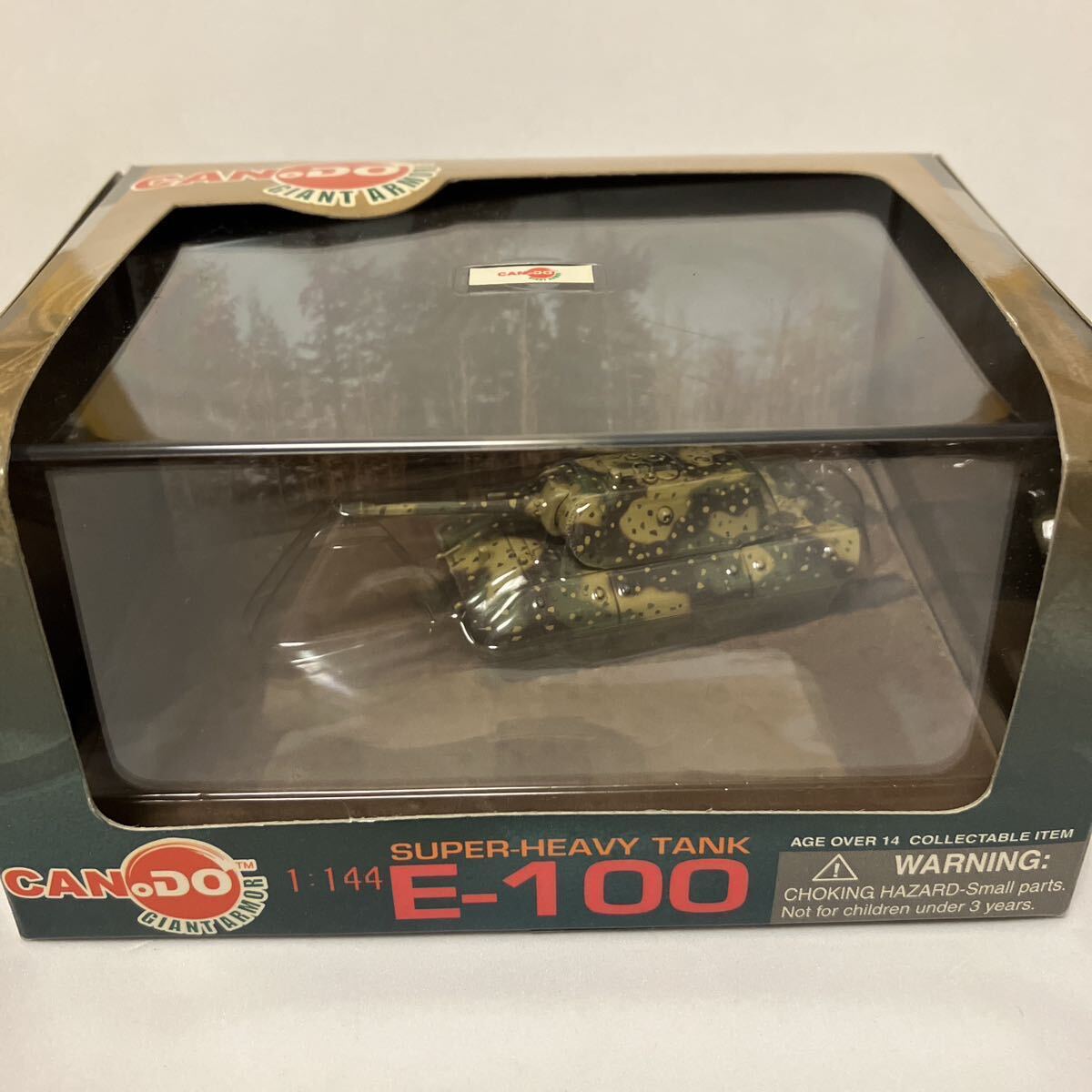 1/144 E-100 超重戦車 光と影迷彩 1945年 ベルリン防衛 ドラゴン ジャイアントアーマー ジオラマベース ドイツ軍 20026
