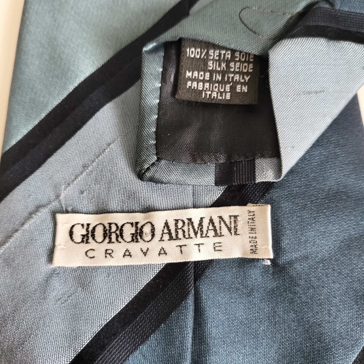 GIORGIO ARMANI(ジョルジオアルマーニ)黒ブルーレジメンタルネクタイ