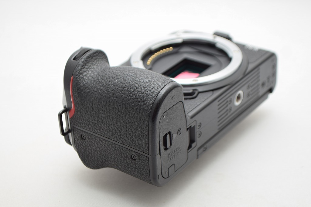 美品☆Nikon ニコン Z 30 ボディ☆元箱付・ショット数約4000回 美品☆Nikon ニコン Z 30 ボディ☆元箱付・ショット数約4000回