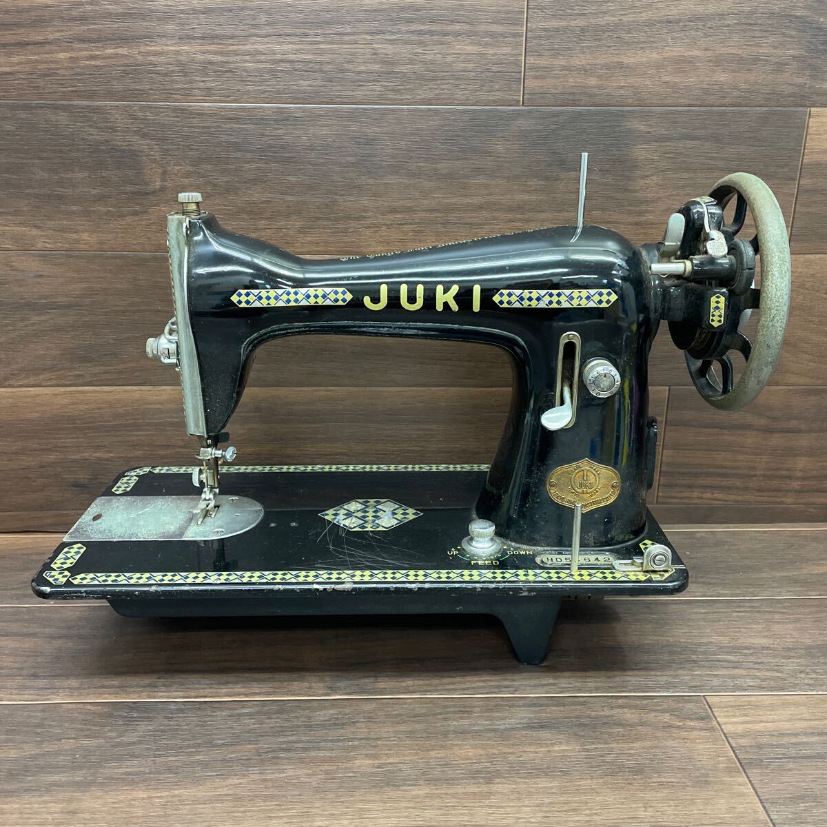 US240802 B-205 JUKI ジューキ アンティークミシン 昭和レトロ 手工芸 ハンドクラフト ブラック ジャンク品