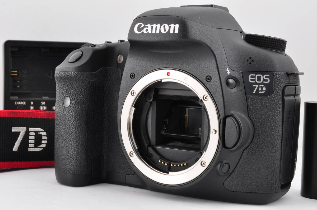 Canon EOS 7D 18.0 MP デジタルカメラ 黒 ブラック シャッター数3633(わずか2%) #FG12