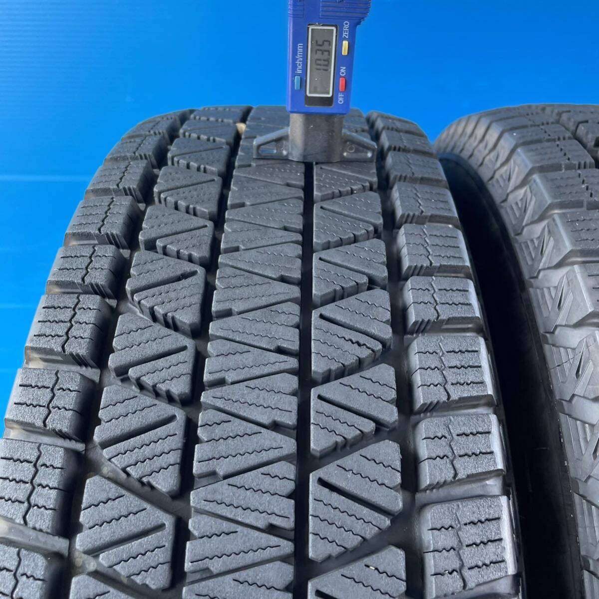 215/70R16 ブリヂストン BLI ZZAK DM-V3 スタットレスタイヤ215 215/70R16 ブリヂストン BLI ZZAK DM-V3 スタットレスタイヤ215